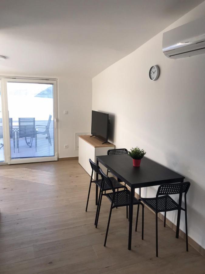 Apartments Haramincic M&B Stara Novalja Luaran gambar